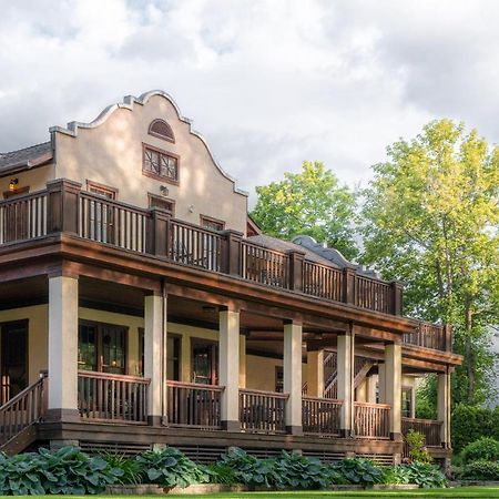 Naramata Inn エクステリア 写真