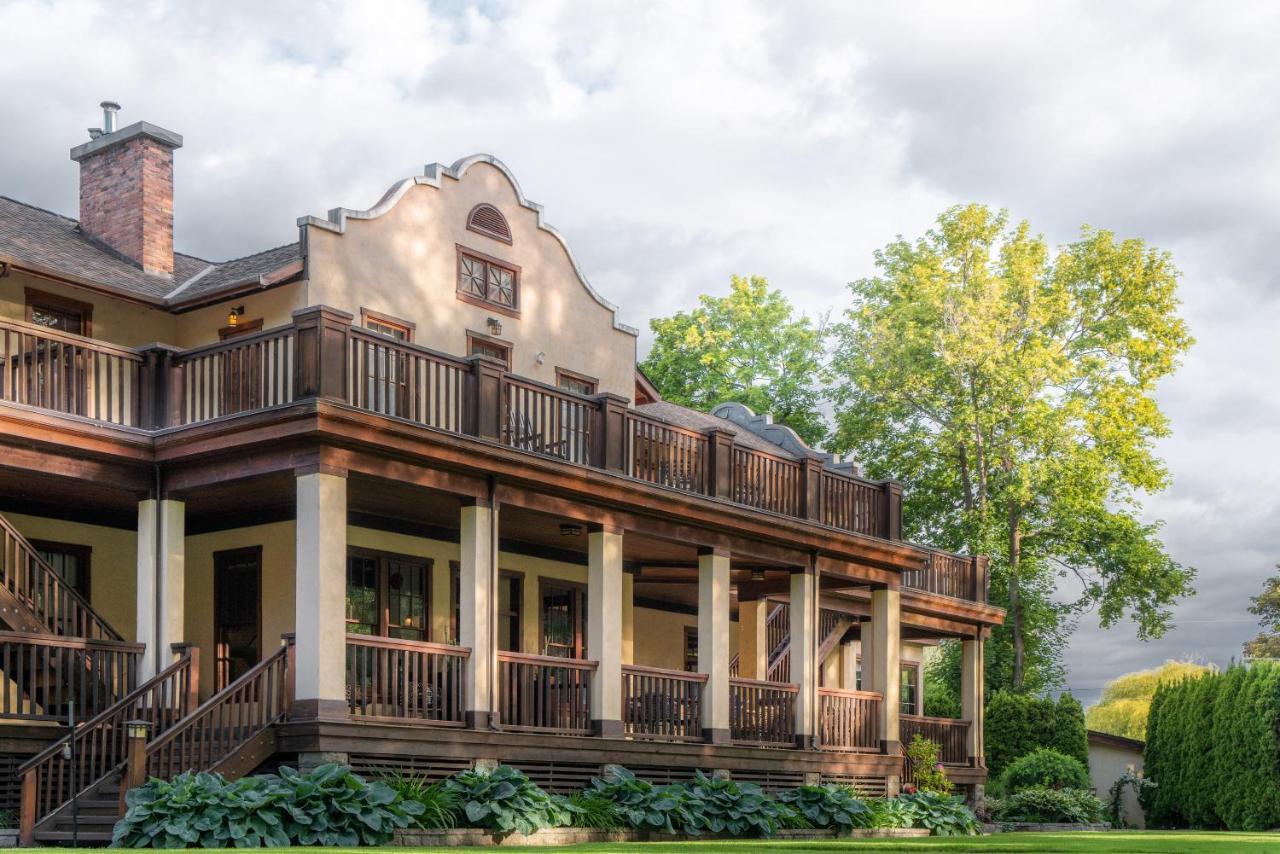 Naramata Inn エクステリア 写真