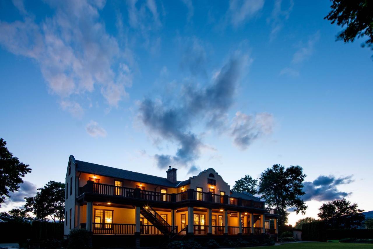 Naramata Inn エクステリア 写真